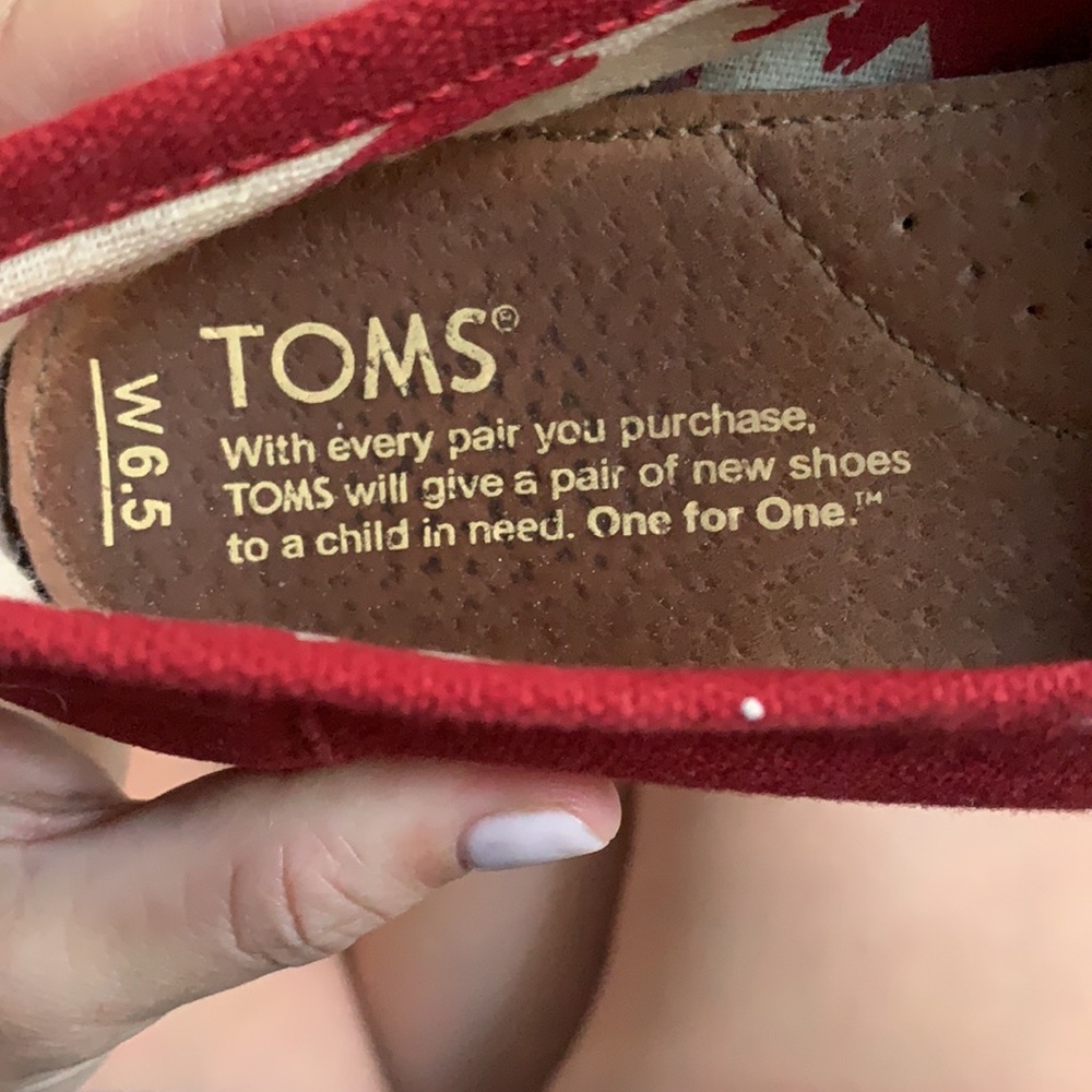 Red TOMS - Picture 3 of 4